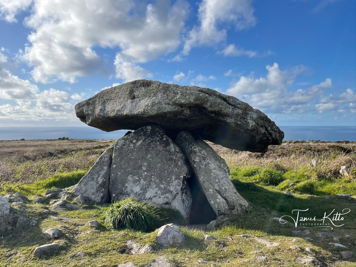 @the_stone_club We walked up to Chûn Quoit. As beautiful as always! #chunquoit #kernow #Cornwall #neolithic #dolmen #quoit #cromlech #jameskittophotography