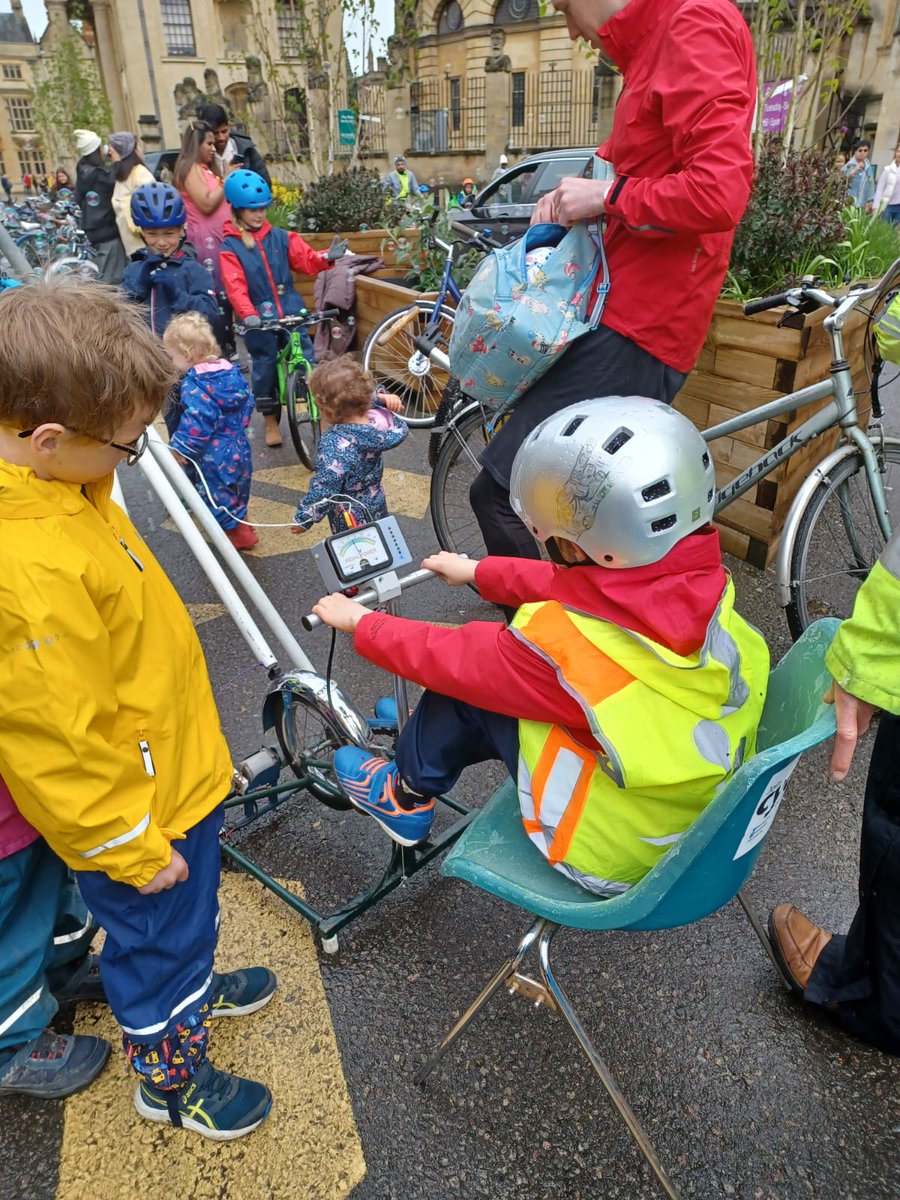 We had a great time at #kidicalmass in #Oxford yesterday my 6 year old loved the pedal powered bubble machine (pictured), the sweets that were shared and best of all the cycling - he now wants to cycle everywhere. Thanks @cycloxoxford