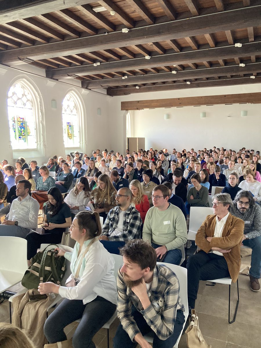 Full house already at our yearly OncoPoint symposium! 🤩 After an inspiring keynote of Prof. Claus Garbe, it’s now time to give the stage to our own researchers. Let’s further strenghten our CRIG community &amp; research! 💪
