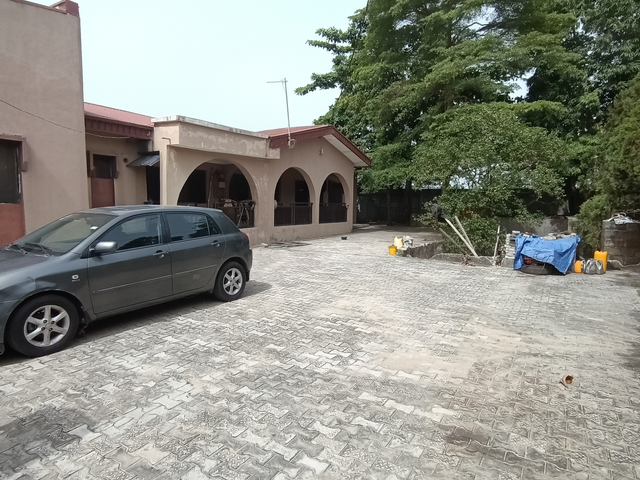 2 bedroom & 3 bedroom detached bungalow alone in the same compound in a quiet close Eputu Lekki. View more details and pictures:bit.ly/3OdGYDR #happyhousehunting #lagos #lagosstate #business #whatproperty #ibejulekki #lekki #nollywood #nigeriancelebrities #houseforsale