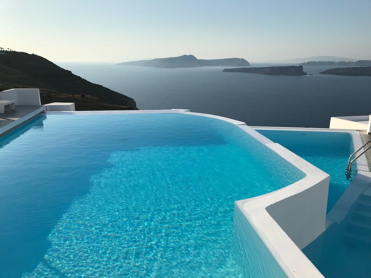 8 Places from Around the World with the Best Swimming Pools dlvr.it/T68hnX