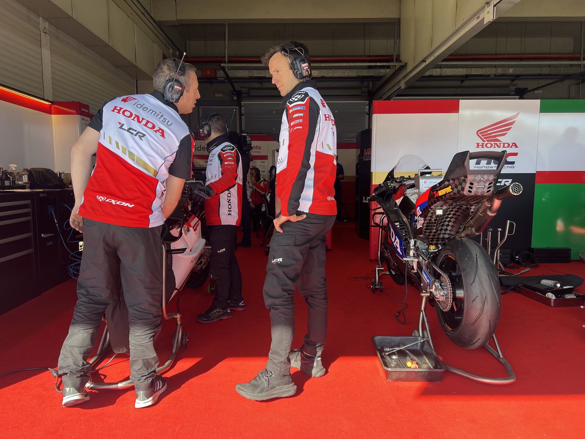 Nakagami also has an HRC lab bike - indie riders trying what Bradl raced, before Mir & Marini