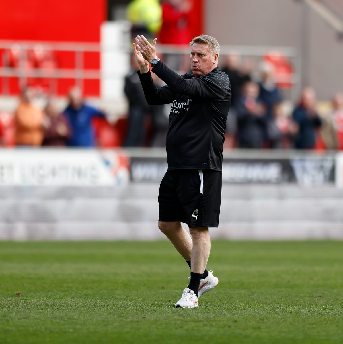 📅 | Happy birthday to our assistant manager, Paul Raynor!🎉

#rufc | #ForeverTogetherForeverProud