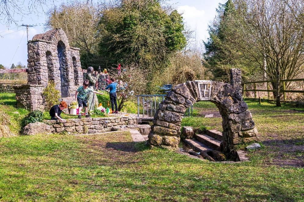 Throughout Ireland, there are many St. Brigid’s Wells, where her miracles and Celtic ties with water are honoured. In Kildare County, you'll find several beautifully restored wells, like this one near the Irish National Stud and Solas Bhríde. @kildarecountycouncil #Brigid1500