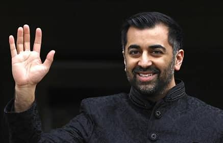 Humza Yousaf resigns Will this trigger the opportunistic Tories to call a quick GE to try and capitalise on the chaos in Scotland #ToriesOut662 #SunakOut552 #GeneralElectionNow #Sunackered #ToriesUnfitToGovern #ToryScumOut