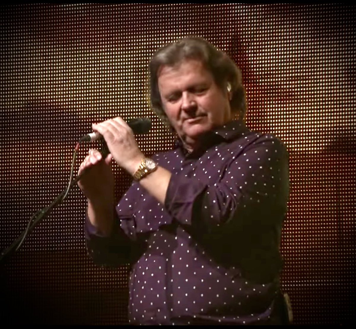 Just love seeing these two men together sharing the stage, very special memories…♥️🎶
John Wetton @officialjwetton 
Steve Hackett @HackettOfficial 
Hammersmith (2013) 
Afterglow live 
youtu.be/KBO4Wqn8xr0?si… 
#JohnWetton #SteveHackett