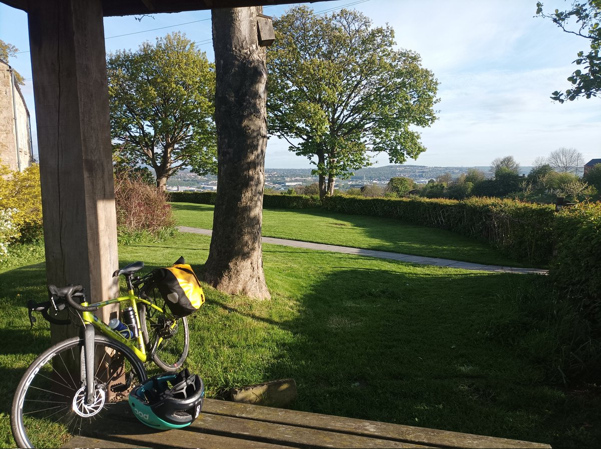 Thanks so much to @SheffSustainNet for this morning's #activetravel event. Great to hear from @CycleSheffield @STHActiveTravel @BetterPoints and ebikes. Really enjoyed the ride up to venue at Manor Top! Inspired by @WalkRunRideShf who ran to the venue too and give a talk 💪