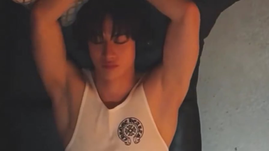 skz_armpit tweet picture