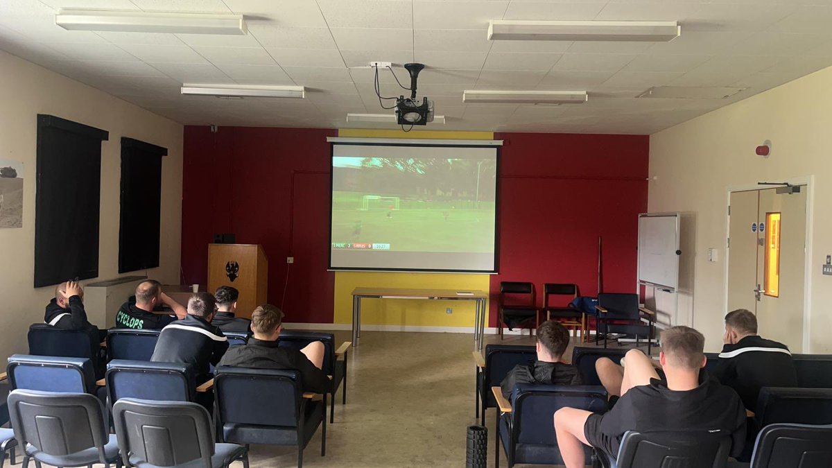 🎥 | Preparation With the Army Challenge Cup Final this Wednesday, the lads spent the Monday morning watching our opponents. Footage came from 1 Mercian’s 6-0 victory over 5 Rifles in the Infantry Cup Final. #FearNaught #UpTheTanks