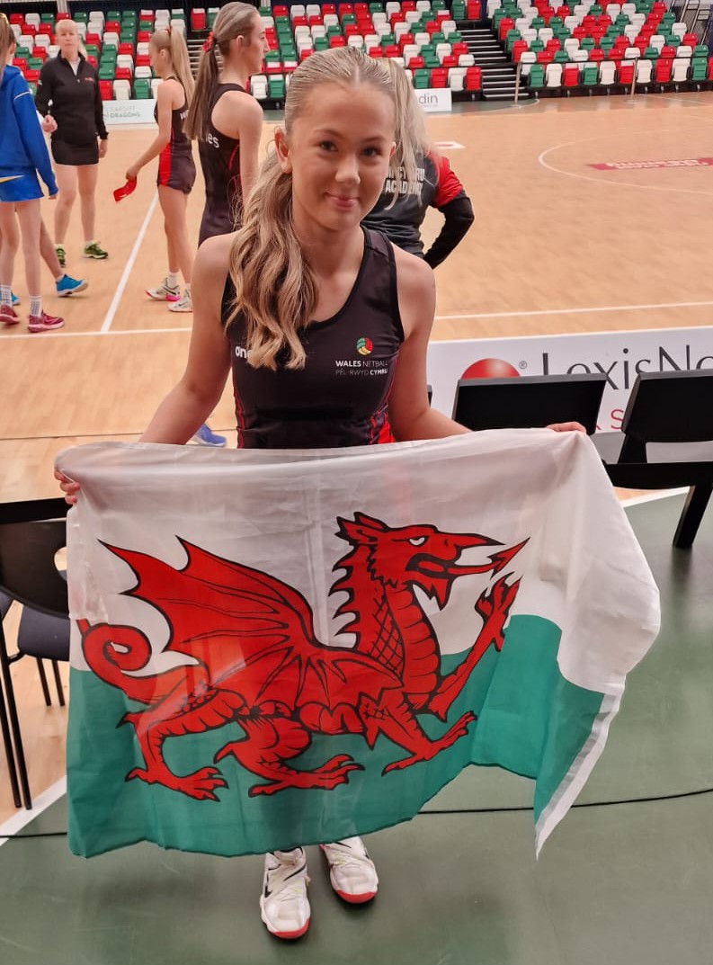 Representing Wales U15 Netball National Academy on Friday. So proud Hallie 🏴󠁧󠁢󠁷󠁬󠁳󠁿❤️🙌 @WalesNetball