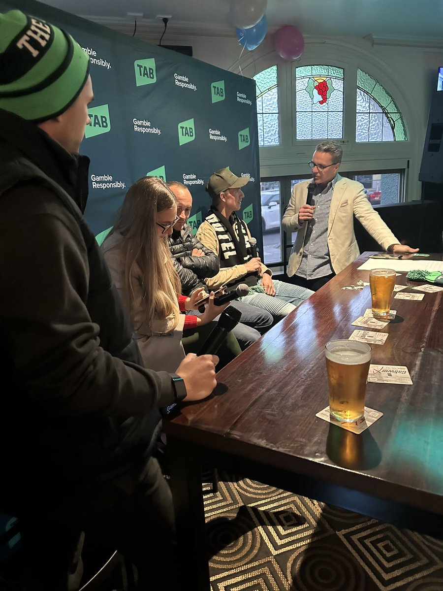 We’re underway at The Whalers with our full Warrnambool preview! 🐎 

@tomryan09 and @CamRawiller have joined @m_felgate, @gramage_ + @matt_nevett_ on our @tabcomau panel! 👏