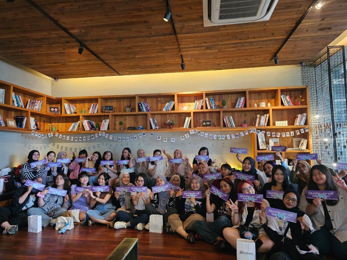 Glimpse of #glitzdinary_pp on Sunday, April 28, 2024. Thank you for joining celebrating PP's birthday. We hope you guys had much fun! Hope to meet you guys again in another chance ❤️ #PPKritTurning25Th #ppkritt 💜