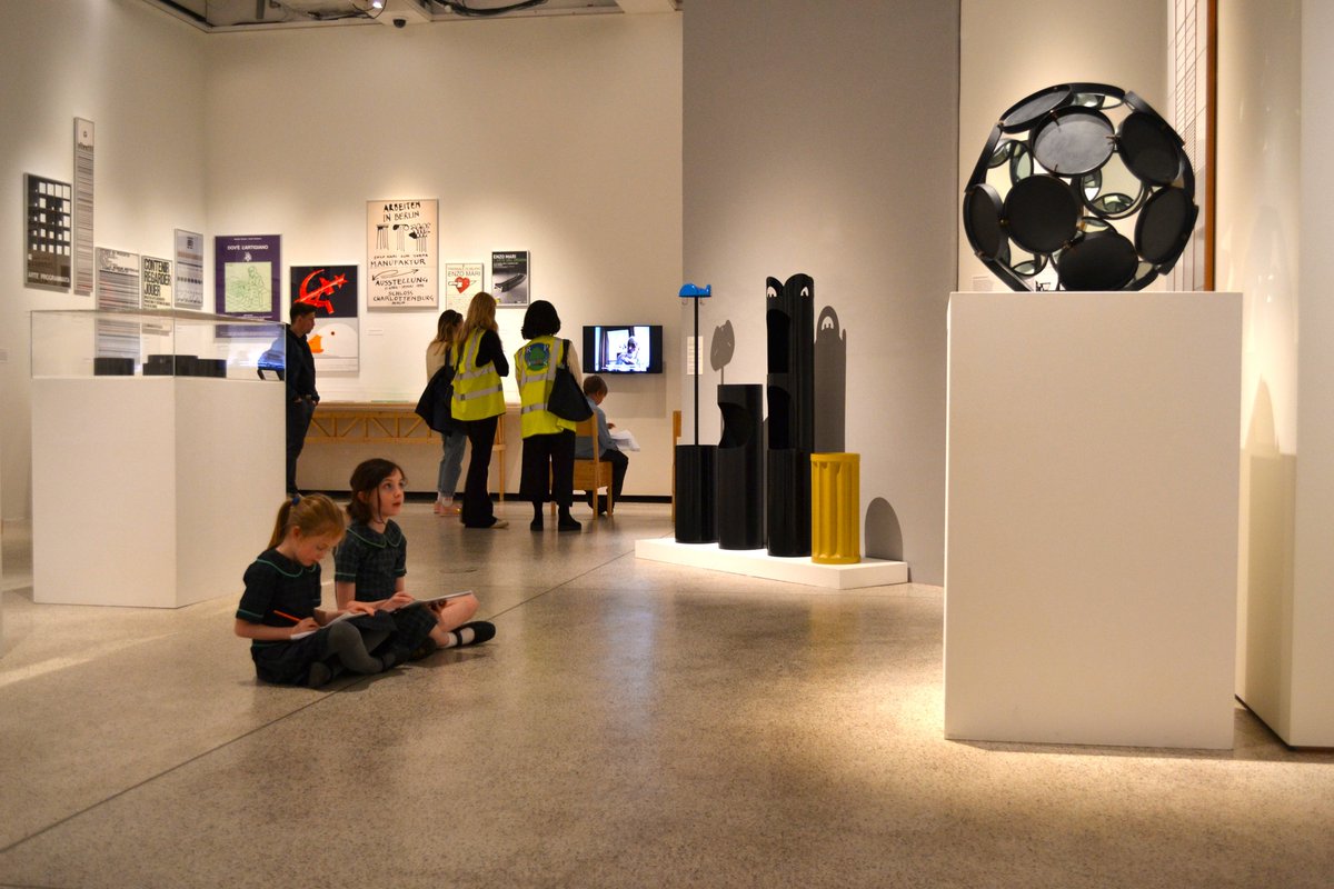 RPPS_Art's tweet photo. “I want to create for a different society – for a way of producing and living differently.” - Enzo Mari
#RPPSyear4 embarked on a journey into the world of design @DesignMuseum. #RPPSArt #RPPSDesign #collaboration #teamwork #processbasedlearning https://t.co/KbOkBZg26G
