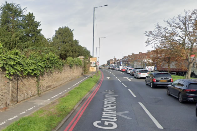 Gunnersbury Avenue Reopens After Emergency Closure Thames Water completes mains repair day ahead of schedule chiswickw4.com/default.asp?se…