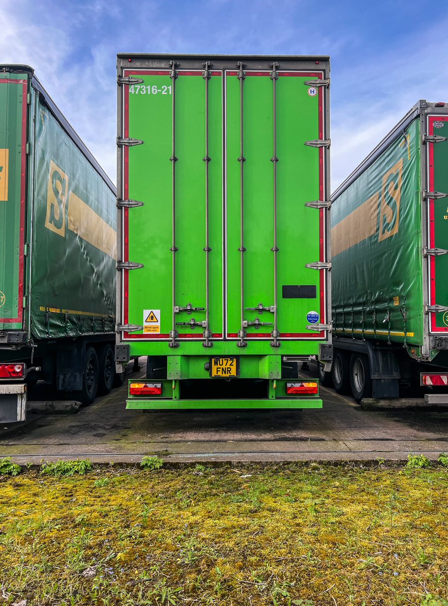 That’s me all set and ready to hit the road up North 🚚💨

😎 Happy Monday Everyone 😎

#HGV #Distribution #Haulage #Deliveringwinners #GregoryDistribution #Truck #TruckDriver #TruckLife #InstaTruck #LorryLife #Lorry #LorryDriver