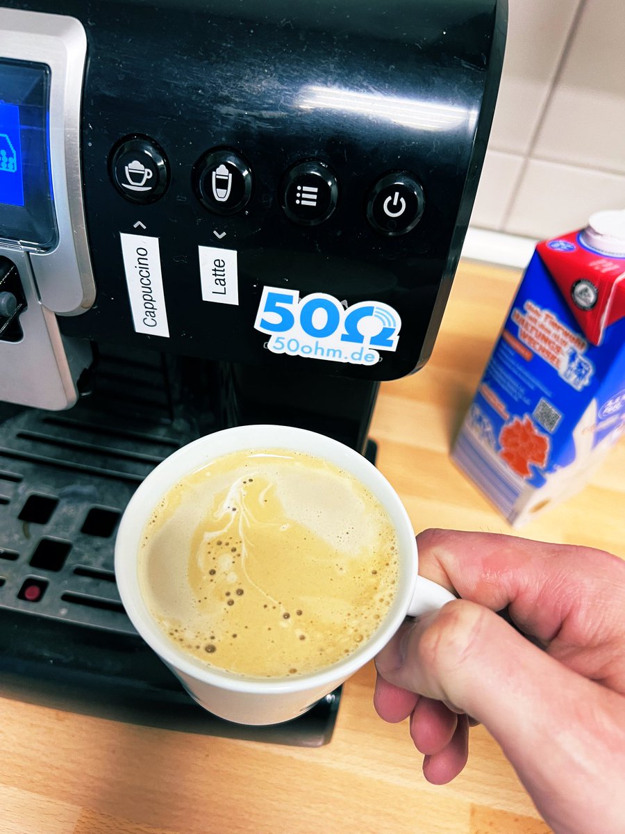 DM9KS's tweet photo. Wie erreicht man möglichst viele Kollegen ohne viel Aufwand? @DARC_AJW #50ohm https://t.co/ZZ9rkEdOav