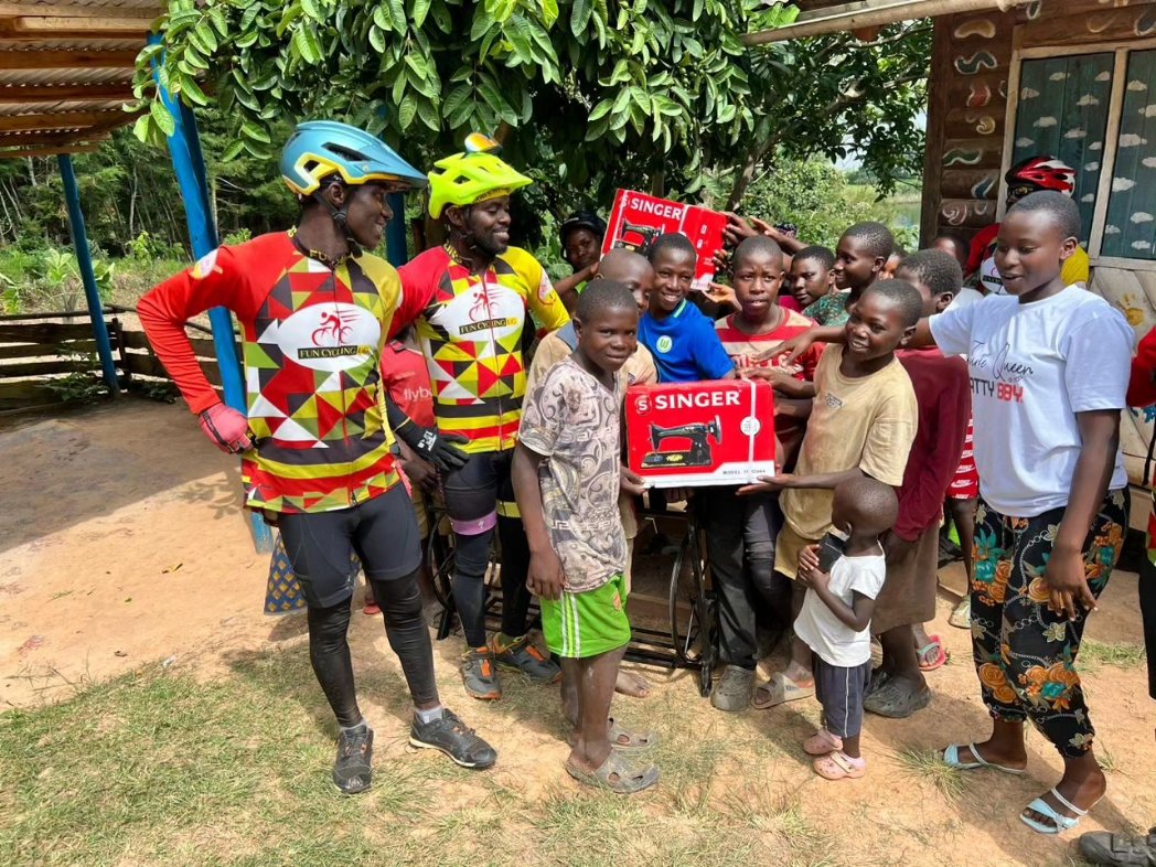 Have you tasted the true feel of a 2 wheeler! 🚴‍♂️🚴‍♂️
Join @fun_uganda and enjoy the best days of your life...
#rideagainstmalaria
#Kampalacyclingday
#carbonfreeuganda
#cyclingadventures