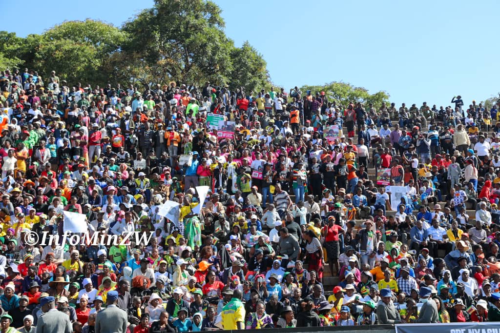 H.E President Emmerson Dambudzo Mnangagwa @edmnangagwa and First Lady Dr Auxillia Mnangagwa @ZimFirstLady have arrived at the National Heroes Acre ahead of the triple burial of late Brigadier General Shadreck Vezha, Cde Tsitsi Jadagu and Cde Nyasha Nash Dzimiri. #BurialofHeroes