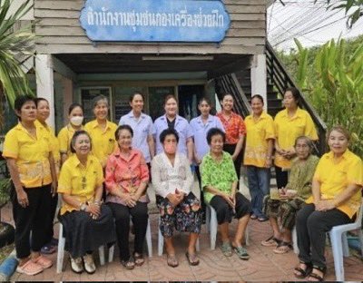 Fortadison's tweet photo. เมื่อ 10 เม.ย. 67 รพ.ค่ายอดิศร มทบ.18 จัดกิจกรรมร่วมกับอสม.เนื่องในเทศกาลสงกรานต์ เช่น การตรวจสุขภาพช่องปาก เคลือบฟลูออไรด์ โดยทันตแพทย์ 
รวมทั้งมอบผลิตภัณฑ์ดูแลช่องปากแก่ผู้สูงอายุชุมชนในพื้นที่รับผิดชอบ ร่วมรดน้ำดําหัวผู้สูงอายุ เพื่อสืบสานวัฒนธรรมประเพณีที่ดีงาม https://t.co/dN5Ci7hnvu