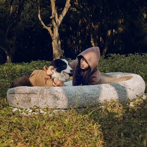 Extra Large, Extra Love! 💖

Give your big buddy an extra dose of love with our extra large dog bed.

#ExtraLargeLove #FurryFieldsCare #BigBuddyBed #SpringIntoComfort #FurryFieldsComfort #DogBedDreams #BloomWithFurryFields #PawsAndRelax.