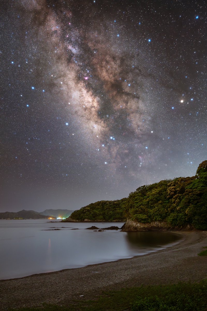 静かな夜、聴こえるのは波の音と星の囁きだけという贅沢な時間