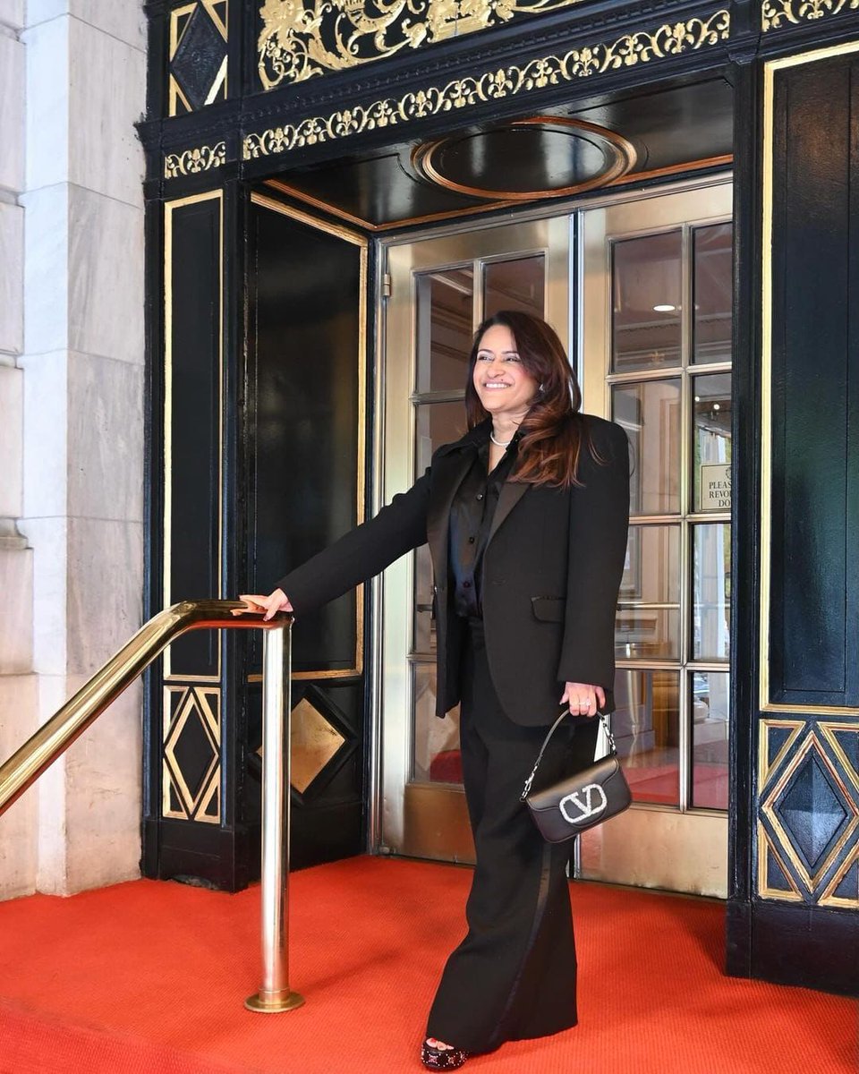 MumbaiTimes (@mumbaitimesmt) on Twitter photo #RohiniIyer marked her attendance at the #TIME100Summit and #TIMEEarthGala, which was held in New York
.
<a href="/rohiniyer/">rohini iyer</a> #RohiniIyer marked her attendance at the #TIME100Summit and #TIMEEarthGala, which was held in New York
.
<a href="/rohiniyer/">rohini iyer</a>