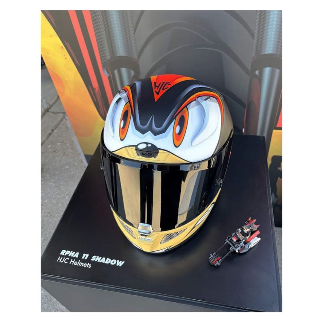 Going fast is awesome, but safety is top priority!

Check out these super cool prototype Sonic and Shadow motorcycle helmets, which were on display in Austin, TX last week at a MotoGP event. 🏍️

#motogp | #americasgp | #sonic | #SonicTheHedgehog