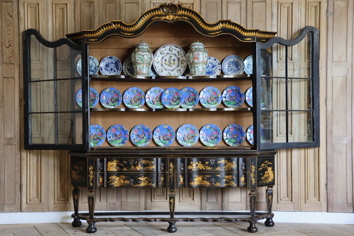 Fine Quality Early 19th Century Dutch Chinoiserie Cabinet

rb.gy/baep06

#antiquecabinet #chinoiseriecabinet #antiquefurniture #interiordesign #decor
