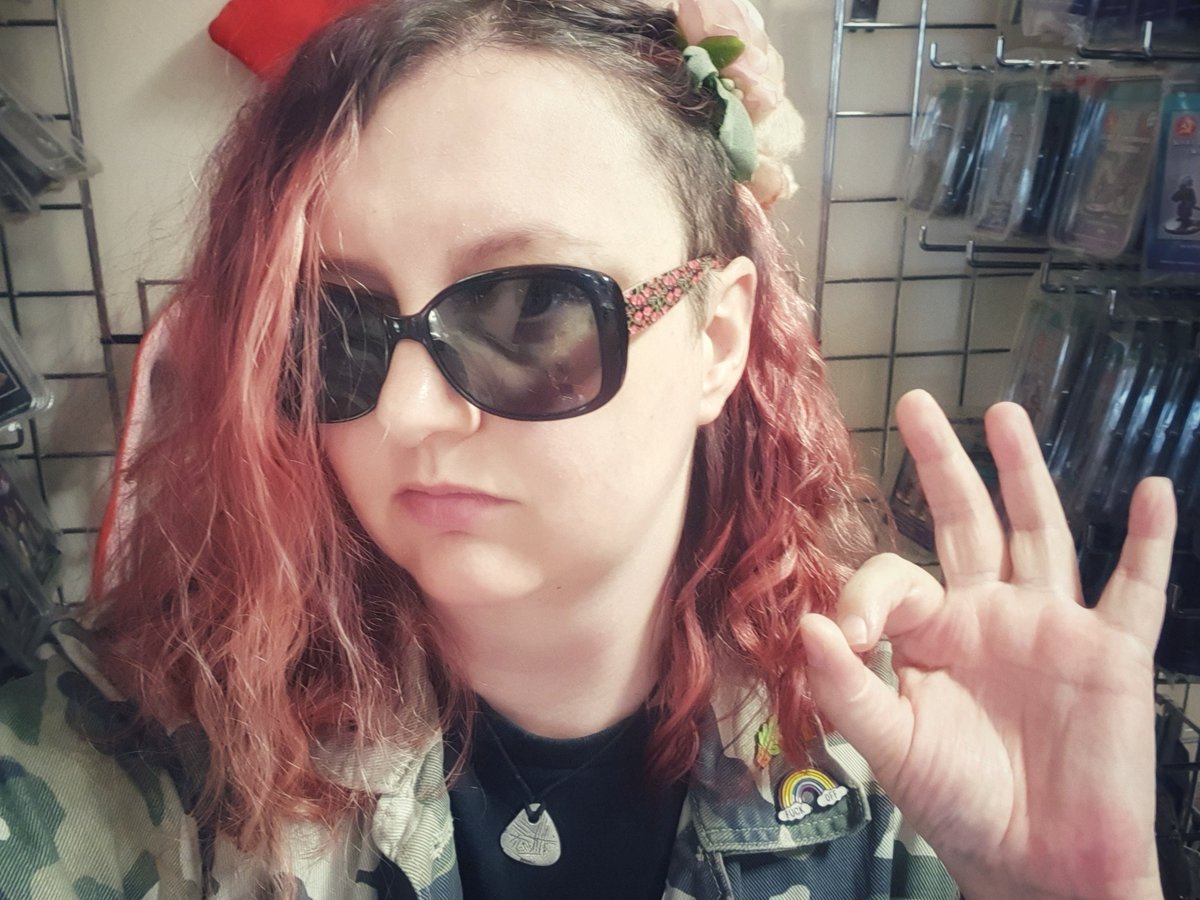 I've suffered from bouts of chronic migraine since I was a teen, but I also have loads of shi to get done. So the office is a cosy dark cave today. Bear with me! (It's currently in a low level hum background argh rather than incapacitated argh) (Also I look cool right?)
