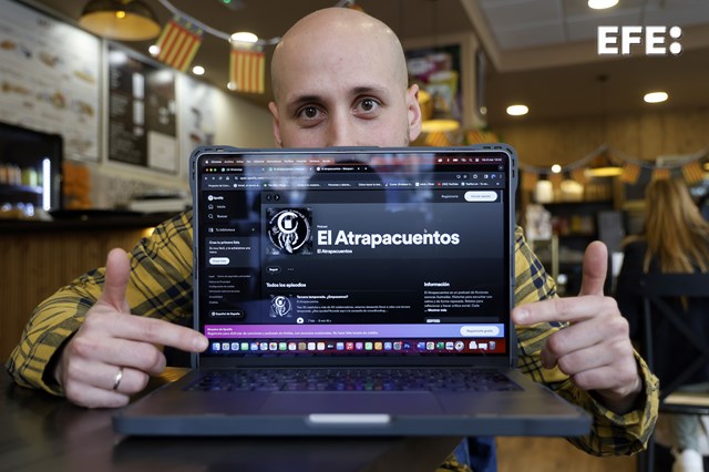 👩‍💻 Atrapacuentos, el pódcast con ficciones ilustradas que reflexiona sobre problemáticas actuales 

➡️ Suicidio, acoso escolar, cáncer, enfermedades raras, el escenario político actual o una canción popular...

✍️ <a href="/Monicakarmen/">Mónica Collado</a>
efe.com/comunidad-vale…