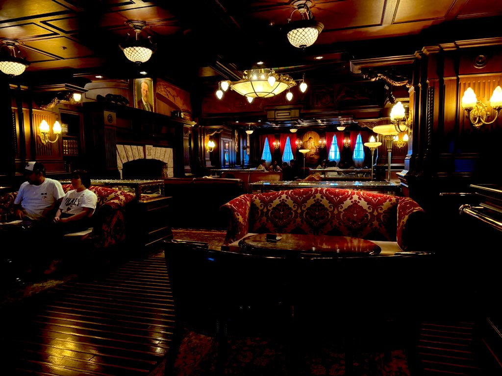 Teddy Roosevelt Lounge. The greatest bar.