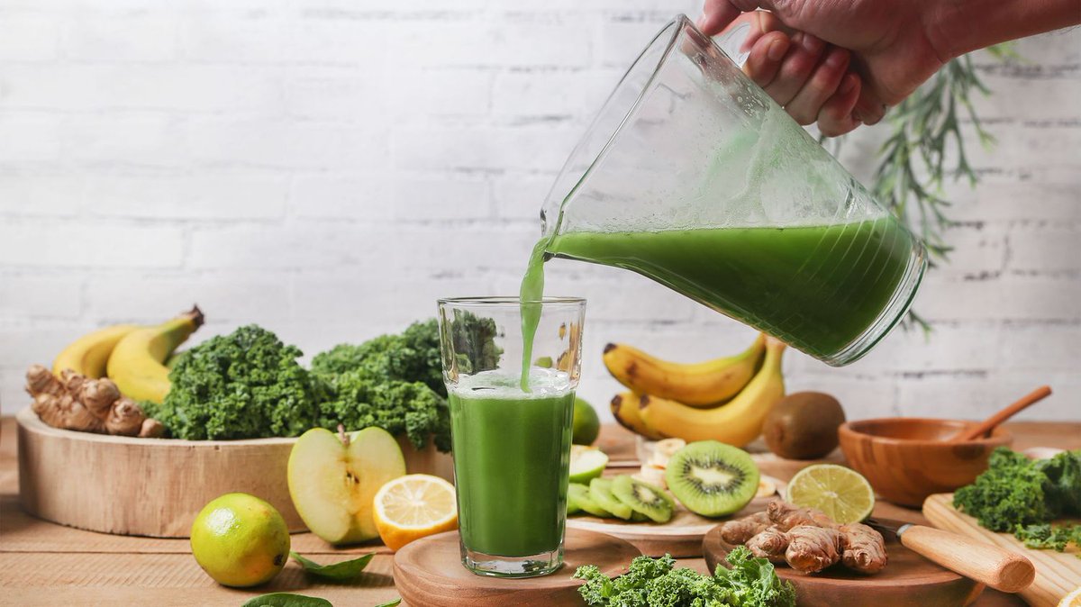 Grüne Smoothies - Die perfekte Mahlzeit

Grüne Smoothies können eure Ernährung revolutionieren. Erfahrt mehr darüber in unserem Artikel: zentrum-der-gesundheit.de/ernaehrung/leb…

#GrüneSmoothies #GesundEssen #Vegan #Superfood