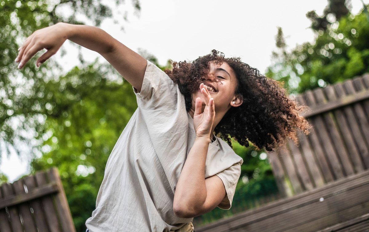 💃 Happy #internationaldanceday💃 One Dance UK celebrates the vibrancy and diversity of our dance sector, including dance education, dance science, health and wellbeing, performance, production and management. Discover our resources: bit.ly/3veEhgw