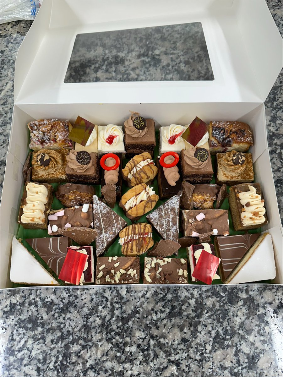 Last week I spoke with Carol who spoke of the @CrossRiverFerry who prevented a man suspected of driving under the influence of an intoxicant driving off the ferry. As a well done the good folk of at Lusso Cork and the Red Patrollers will be delivering this lovely treat box.