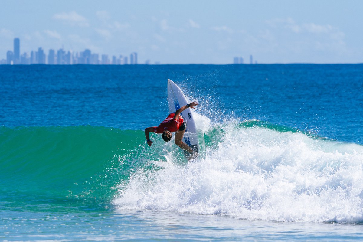 #Surf Nadia Erostarbe final hamaseirenetara igaro da Challenger Serieetako Gold Coast Pro txapelketan. Buruz burukoan Lakey Peterson izango du aurkari.