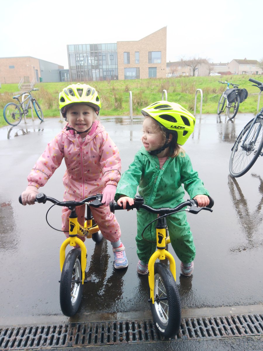 The Travel Smart programme for North Ayrshire, centred around our Active Travel Hub in Irvine, is a brilliant example of a local service that strengthens #intergenerationalbonds outdoors. See comments for how you can get involved #GIW24 #pathsforall #LoveNorthAyrshire🚶🚵‍♀️