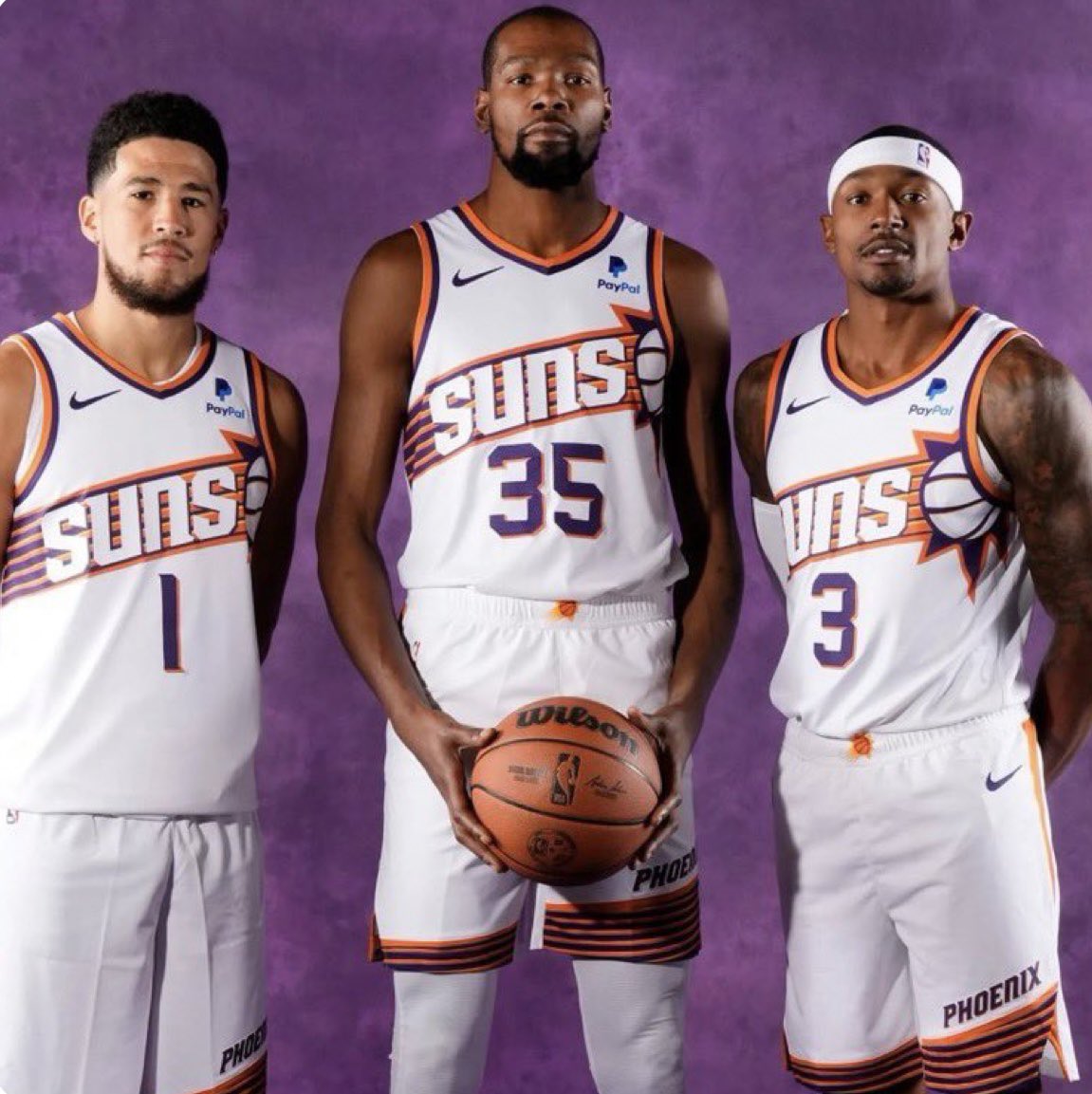 Minnesota karşısında 4-0 ile süpürülen Phoenix Suns'ın:

• 2025-2030 yılları arasında ilk tur draft hakkı, 
• 2024-2030 yılları arasında ikinci tur draftı hakkı,

BULUNMUYOR 🥶