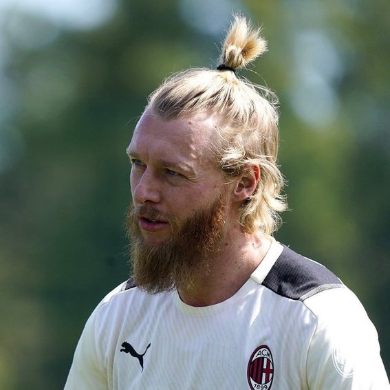 💥💥Fenerbahçe, sezon sonunda Milan ile sözleşmesi sona erecek olan Simon Kjaer’i yeniden transfer etmek istiyor. 

(CalcioMercato)