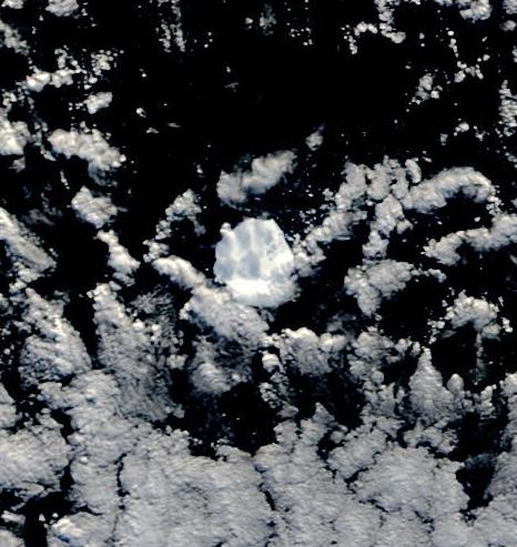 JCDAmos's tweet image. The last significant chunk of #MolarBerg, aka D28. Molar Berg was the biggest ice block to come off the Amery Ice Shelf in more than 50 years. It split in two in February. Only the larger section, D28a, survives. Now 260 sq km. 2/3rds the area of the Isle of Wight #NasaWorldview