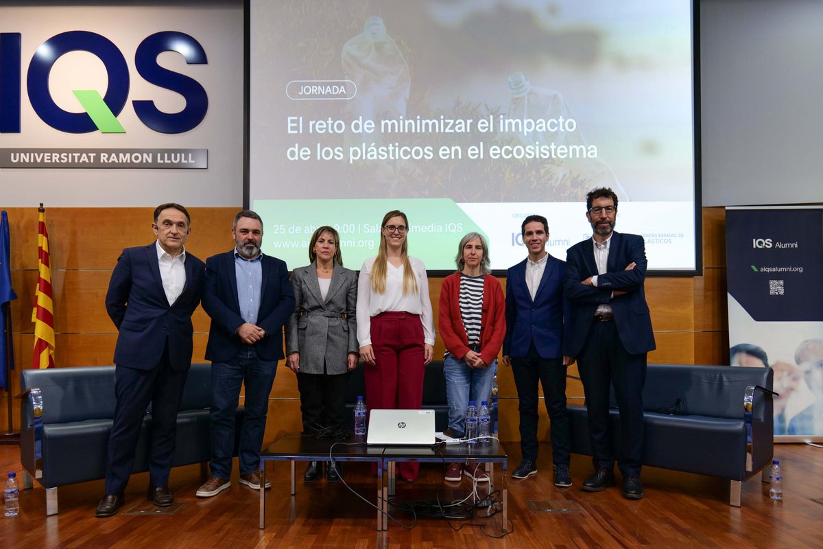 AIQS Alumni tweet media