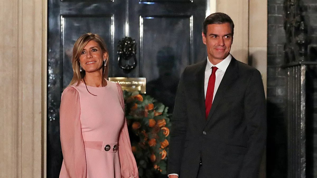 El presidente de España Pedro Sanchez no dimite, continua como jefe del Gobierno.
.
.
.
#holaqatar92 #noticas #news  #SpainPolitics #GovernmentLeaders #EuropeanPolitics #WorldNews #PoliticalUpdates #CurrentAffairs #españa #dimision #gobierno