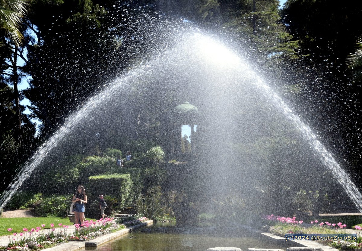 Jeux d'eau dans les jardins de la villa Ephrussi de Rothschild à Saint-Jean-Cap-Ferrat

 #villaephrussi #CapFerrat #SaintJeanCapFerrat #CotedAzurFrance #AlpesMaritimes #NiceCotedAzur #BaladeSympa #FrenchRiviera #jardin #gardens