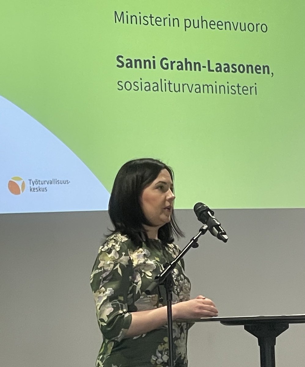 Ministeri ⁦@sannigrahn⁩ korosti Kansainvälisen työturvallisuuspäivän seminaarissa työpaikkojen ennaltaehkäisevän työn merkitystä työkuormituksen hallinnassa.