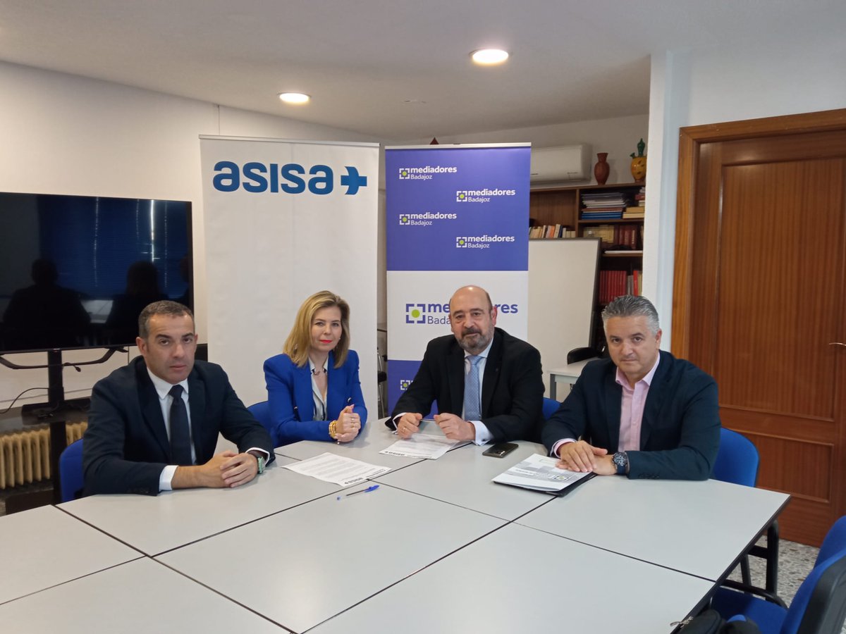 Asisa Seguros renueva protocolo de colaboración con el Colegio de Badajoz colegiomediadoresbadajoz.es/asisa-seguros-…