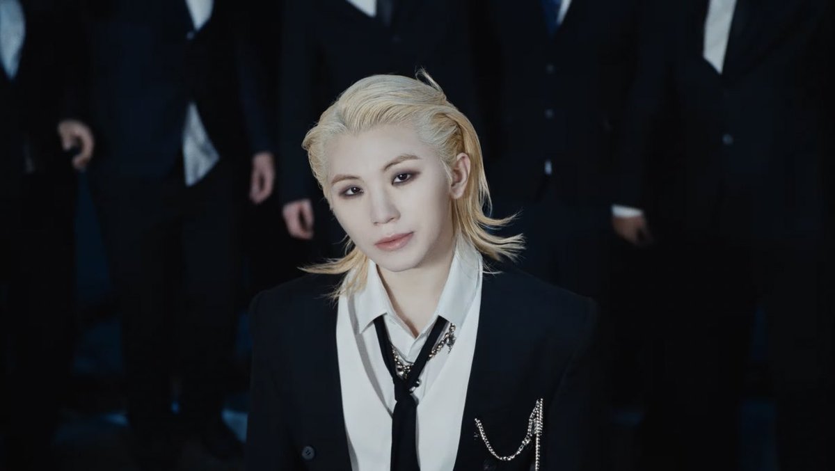 caleij_'s tweet photo. MAESTRO MV IS RIGHT HERE 🔥🔥
#마에스트로_세븐틴의_지휘에_맞춰
#SEVENTEEN_IS_MAESTRO
@pledis_17 https://t.co/v8Hn7LFnFe