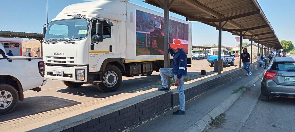 As part of #AfricaVaccinationWeek awareness activities, UNICEF's #TheTruck🚚 was out & about in the North West province’s Madibeng district. Health workers were on the ground engaging communities📢 as people watched messages promoting the effectiveness of immunisations. 💉