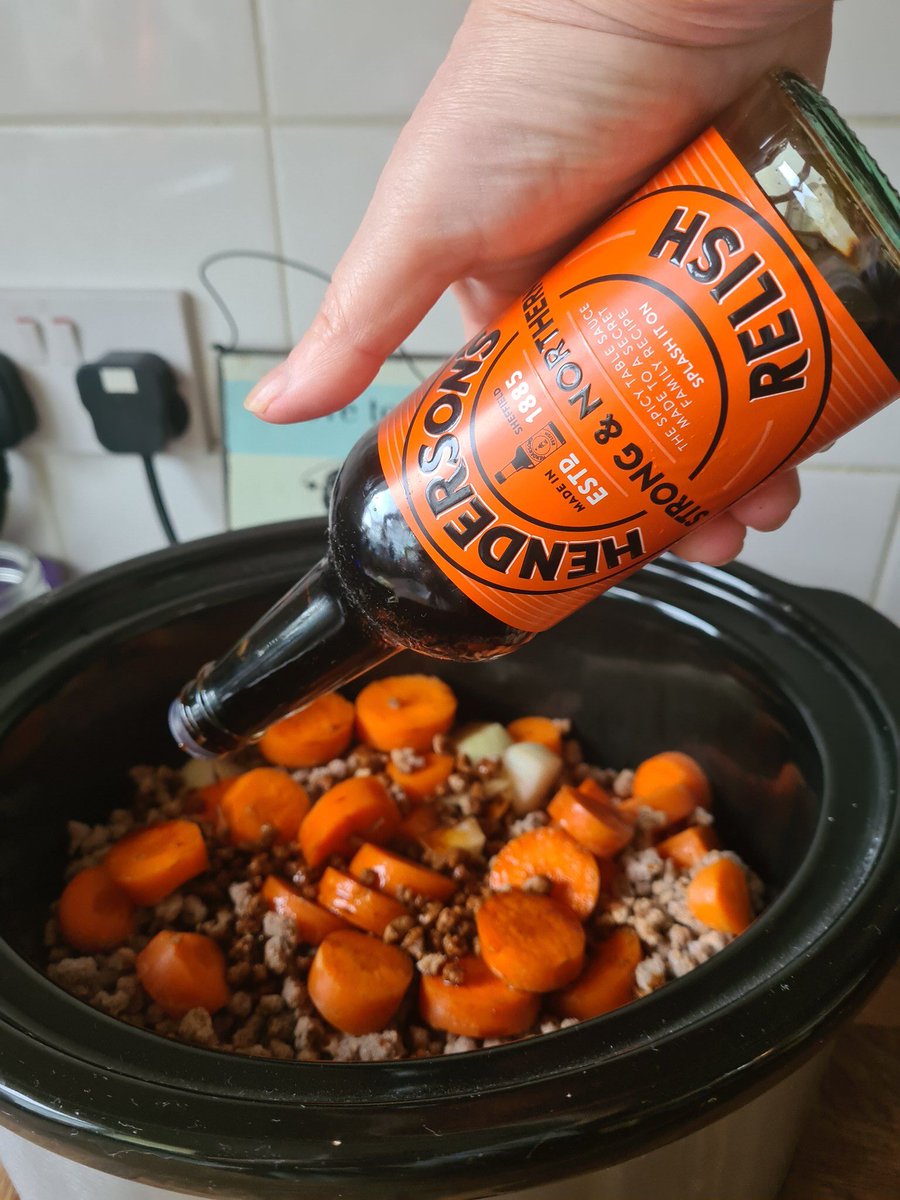 We once heard of someone who made stew without Henderson's. Their guests never recovered. 📷 @catlaw75