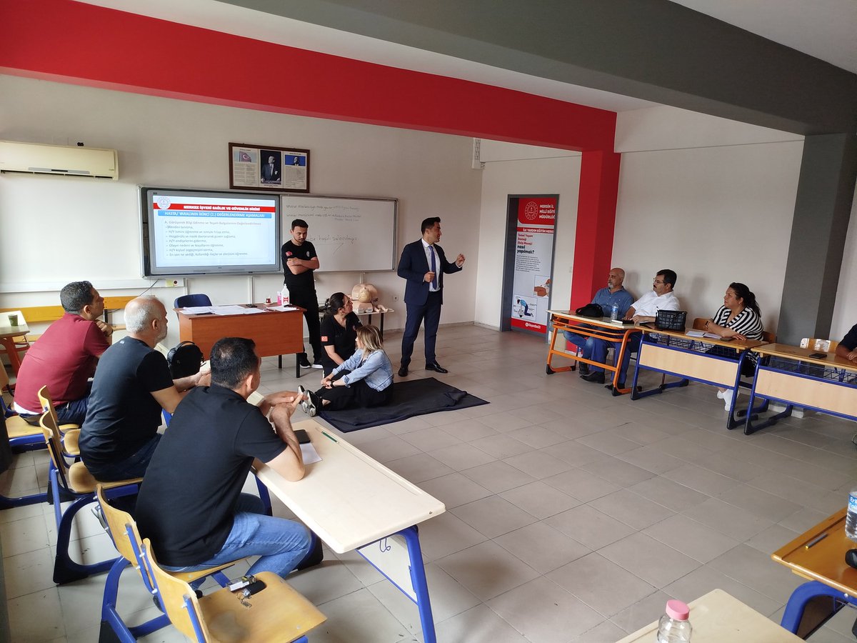 Mersin #İSG birimi olarak
(İş Sağlığı ve Güvenliği) #ilkyardım ve farkındalık eğitimlerimiz devam ediyor. 

❗️İLK YARDIM HAYAT KURTARIR❗️

Tüm öğretmenlerimizi,
ilk yardım eğitimi almaya davet ediyoruz...

<a href="/ahpehlivan53/">Ali Hamza Pehlivan</a> #Mersin <a href="/tcmeb/">Millî Eğitim Bakanlığı</a>