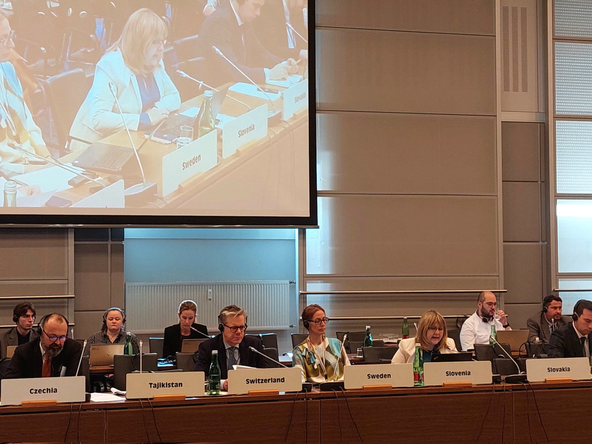 Slovenia is pleased to contribute to the discussions with presenting some of the efforts in reducing environmental footprint of 🇸🇮 businesses and informing about its overarching strategy for #DigitalTransformation, which also aims to increase the % of ♀️ in #ICT.