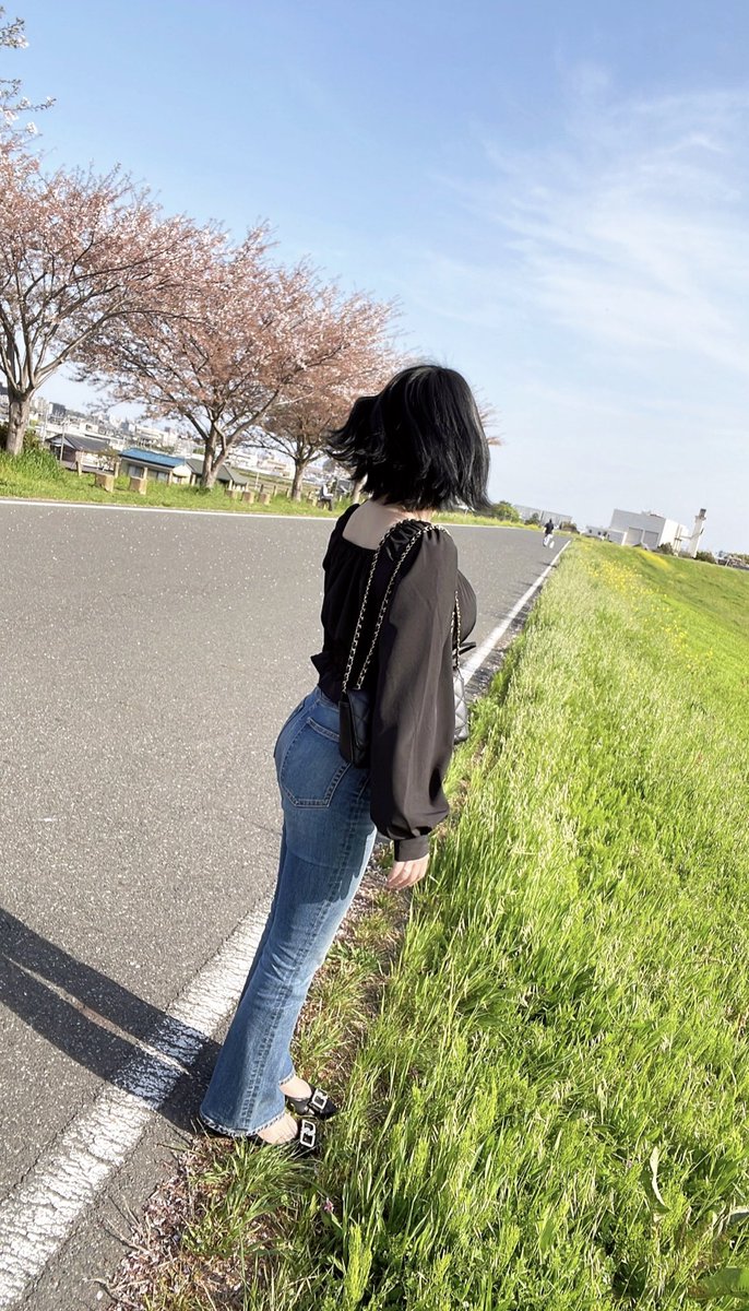 p_e___a___ch's tweet photo. さくらさん一瞬すぎませんか🌸
おしり見ないで🍑 https://t.co/9ALnb2SwPq
